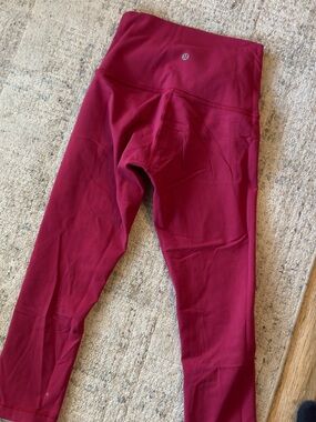 lululemon athletica High-Rise Berry/Magenta capri Leggings